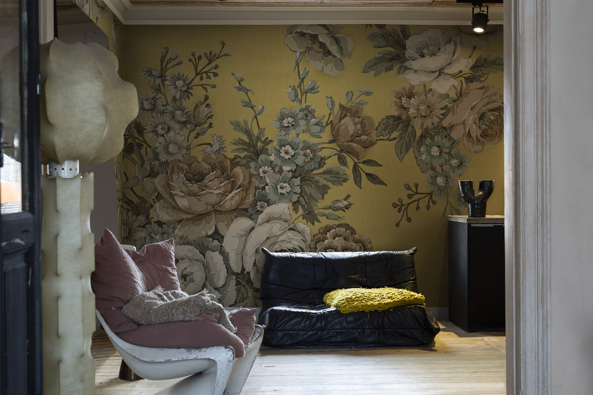 R18495 Efraim Saffron Meet a Rebel Mural by Rebel Walls