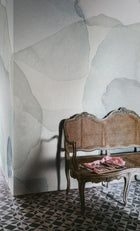 R18587 Petals Sky Simplicity Mural by Rebel Walls