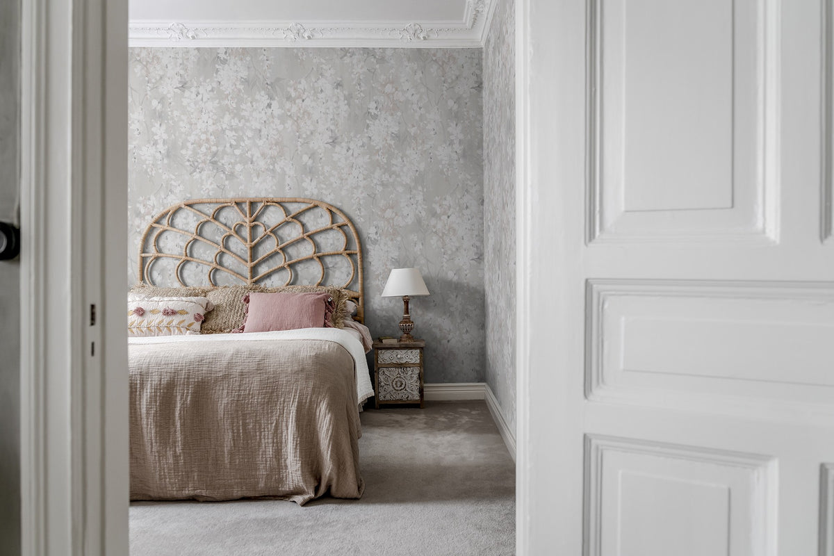 R19308 Wisteria Pearl Imperfections Mural by Rebel Walls