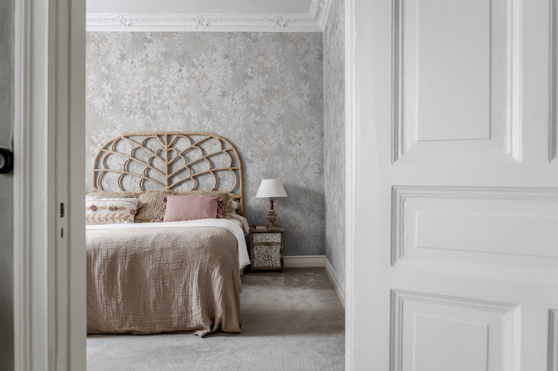 R19308 Wisteria Pearl Imperfections Mural by Rebel Walls