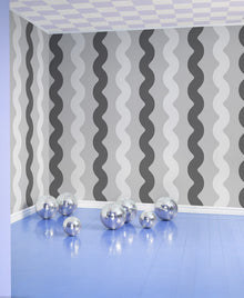 R19423 Wobbly Black & White Maximalism Mural by Rebel Walls