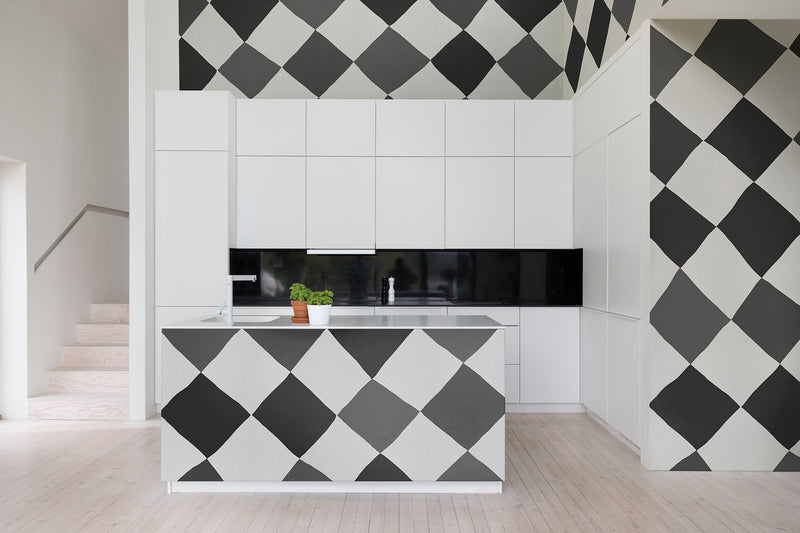 R19429 Tremble Black & White Maximalism Mural by Rebel Walls