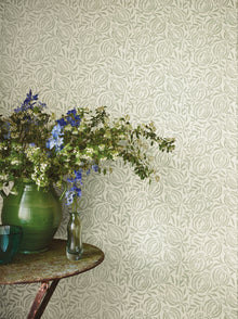 Averly lifestyle — BLUE_POM_WALLPAPER_DETAIL_743.jpg