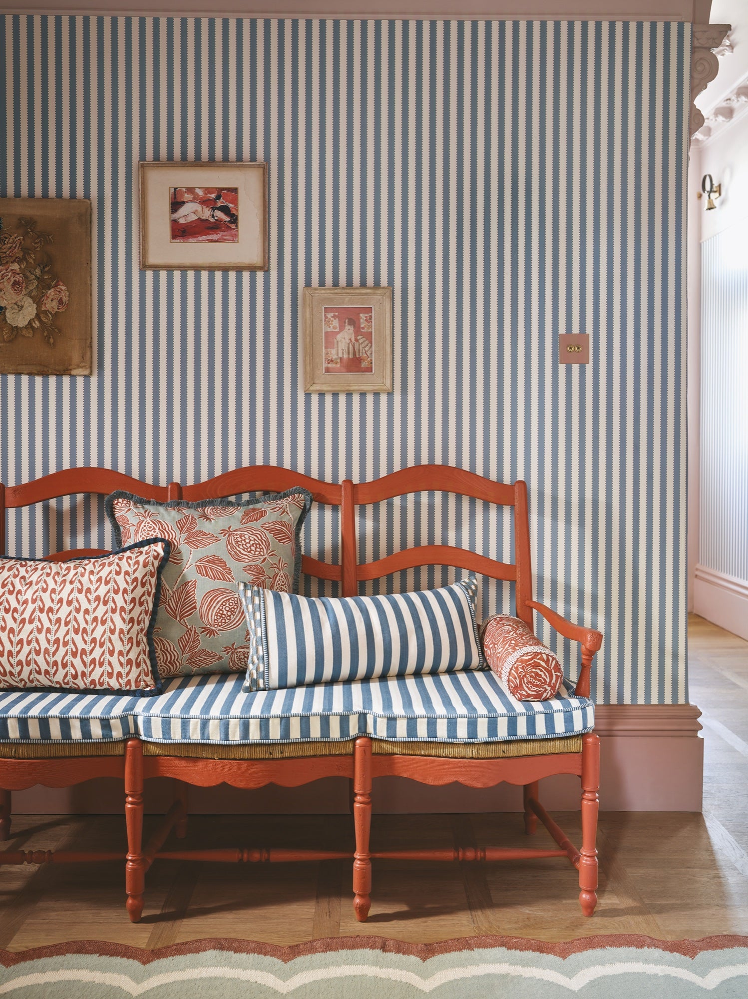 Averly lifestyle — FRENCH_BENCH_MAIN_618.jpg