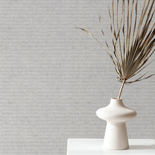 AG47008 Samara Gris claro Angèle Wallpaper by Tres Tintas