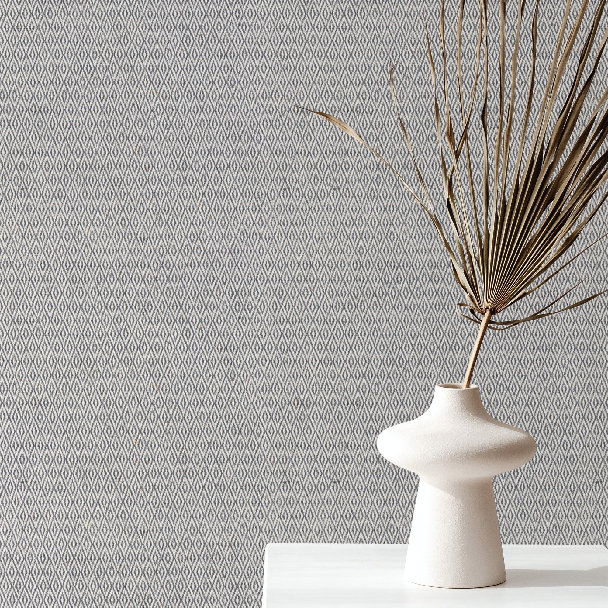 AG47009 Odadharun Gris oscuro Angèle Wallpaper by Tres Tintas