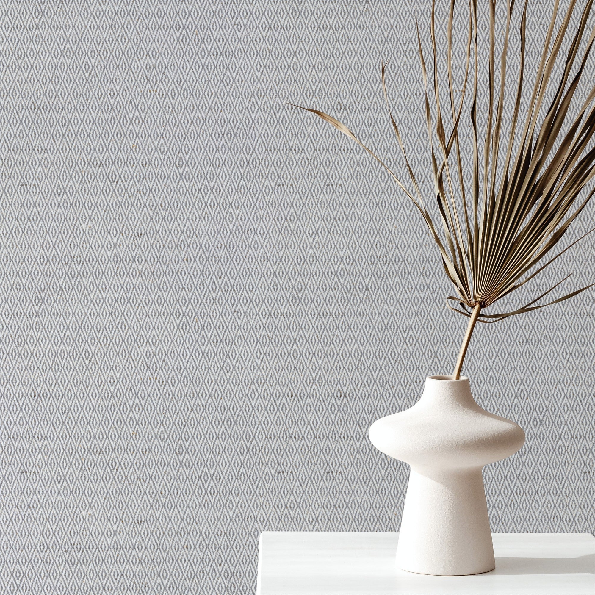 AG47010 Hielo Azul Gris azulado Angèle Wallpaper by Tres Tintas