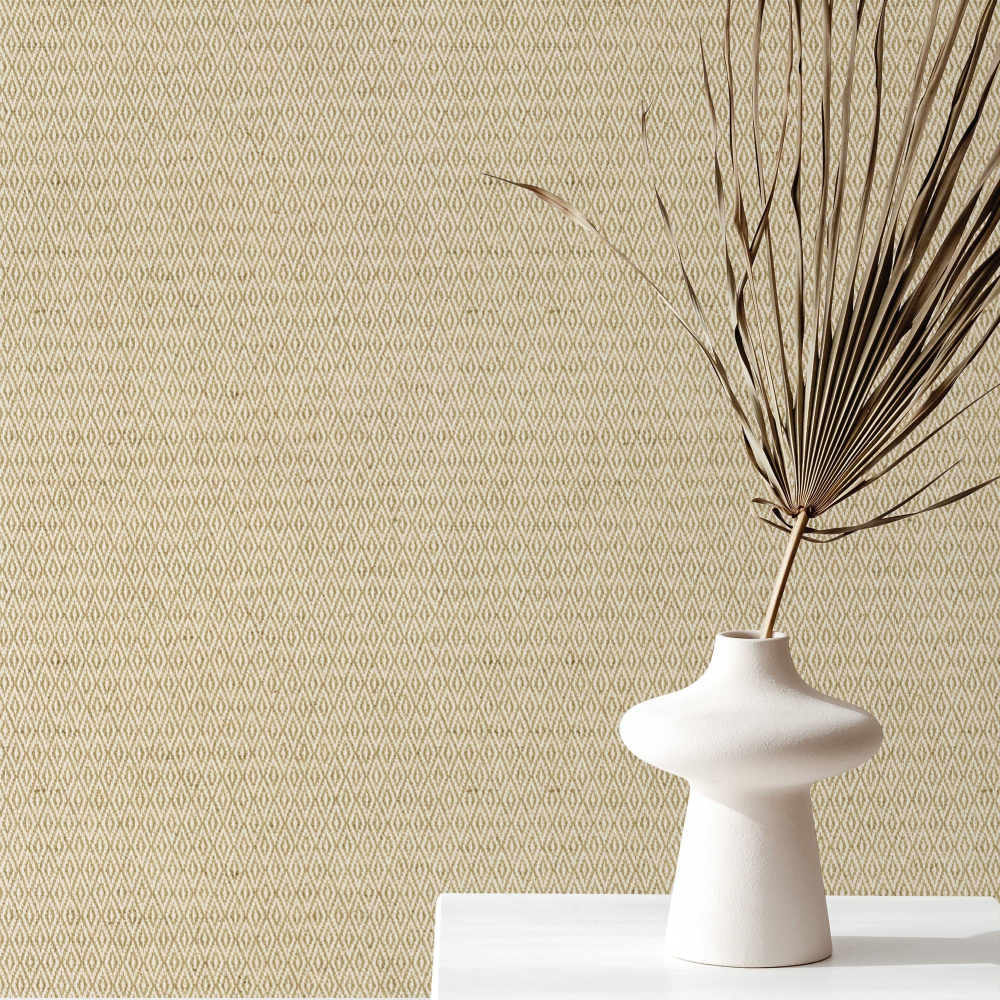 AG47020 Namib Amarillo oscuro Angèle Wallpaper by Tres Tintas