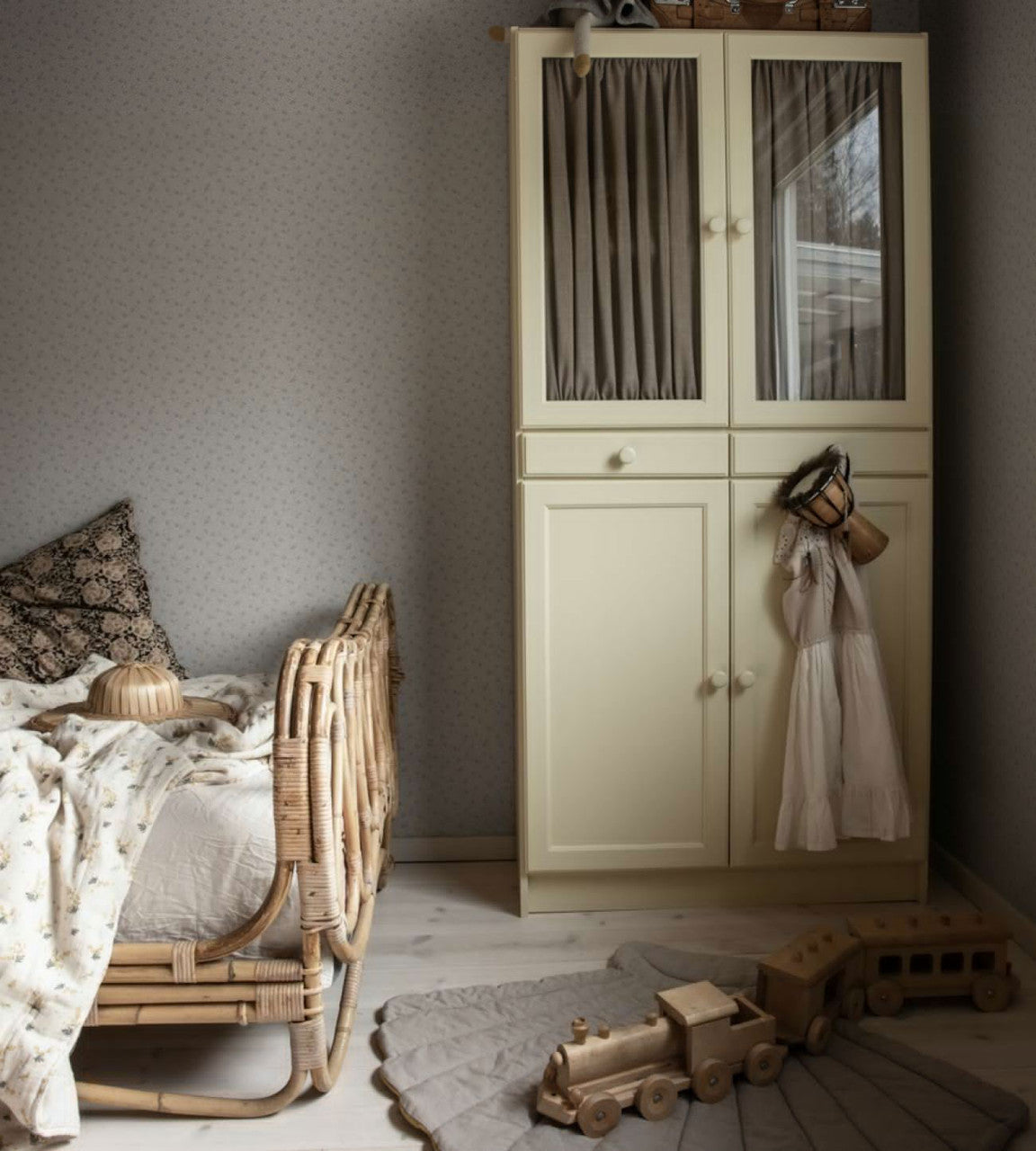 S10120 Stella Jordnara Misty Blue Wallpaper By Sandberg