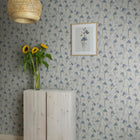 S10134 Iris Huset I Solen Sky Blue Wallpaper By Sandberg