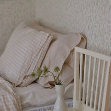 S10157 Signe Huset I Solen Spring Green Wallpaper By Sandberg