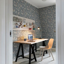 S10165 Till Karin Huset I Solen Folklore Blue Wallpaper By Sandberg