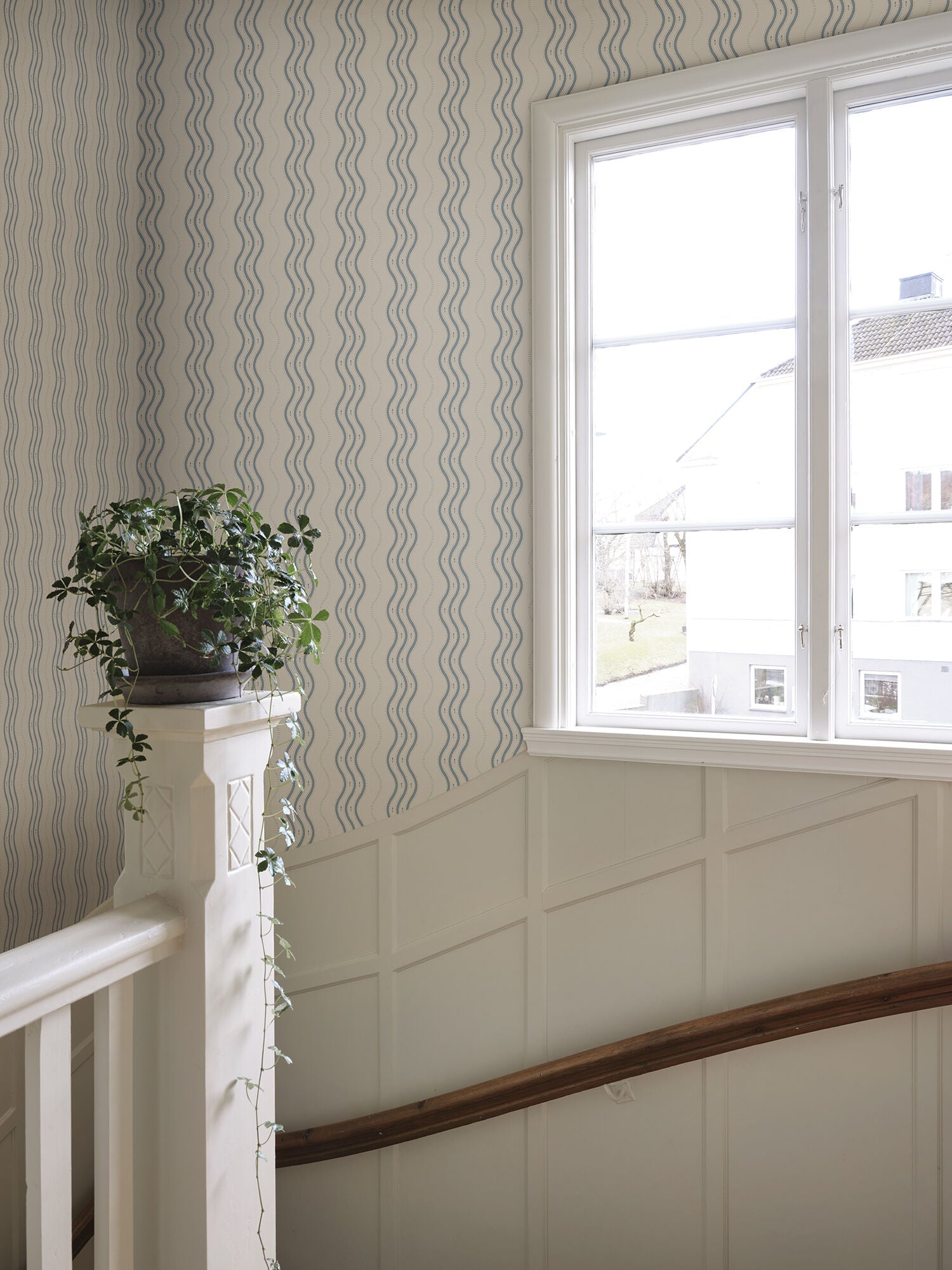 S10369 Light Blue Ben Tidlösa Wallpaper by Sandberg