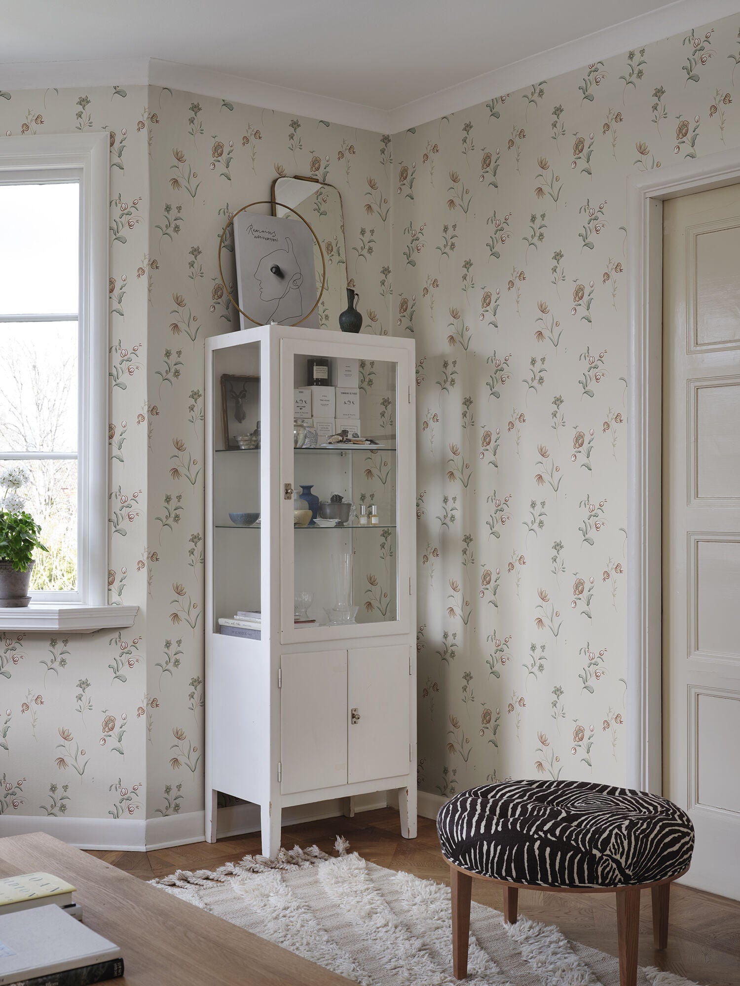 S10391 Sandstone Hanna Tidlösa Wallpaper by Sandberg