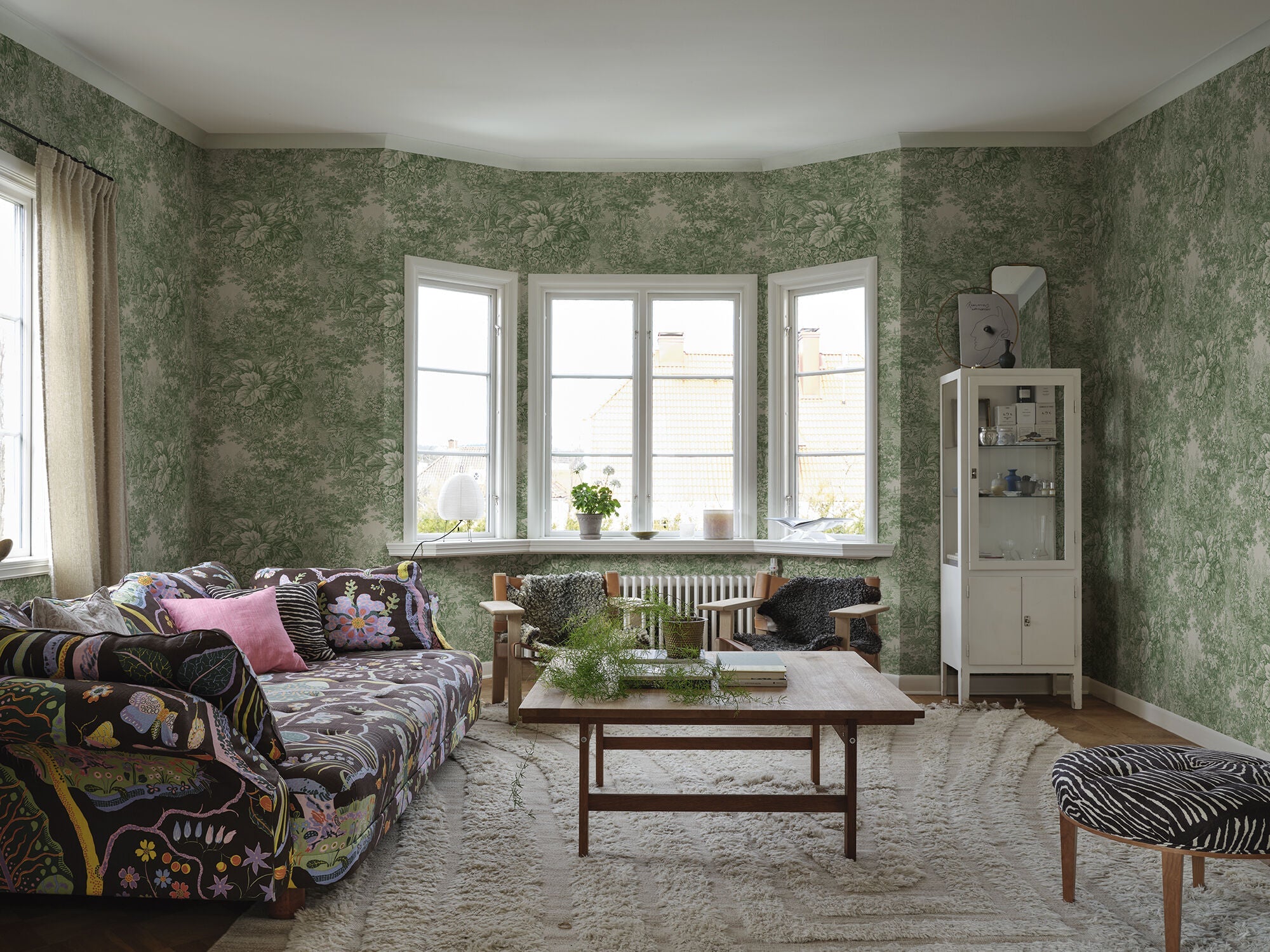 S10403 Green Forest Toile Tidlösa Mural by Sandberg