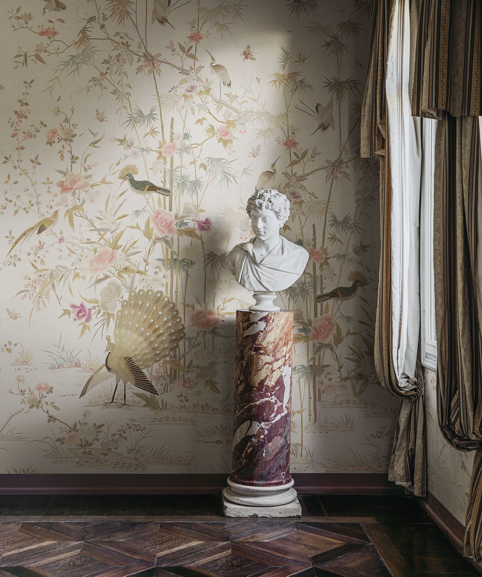 S10415 Eggshell Chinoiserie Garden Chinoiserie Garden Mural by Sandberg