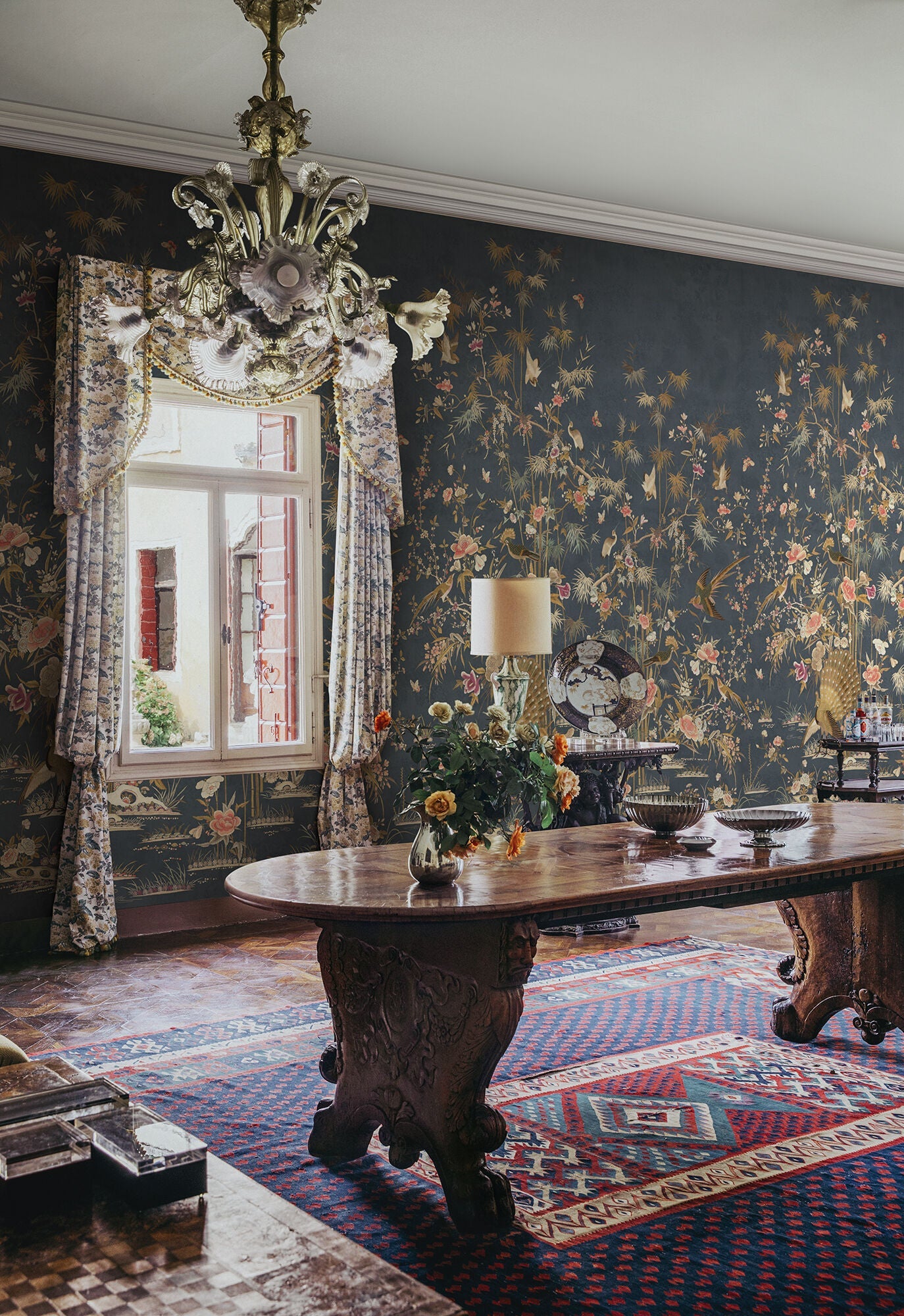S10416 Dark Blue Chinoiserie Garden Chinoiserie Garden Mural by Sandberg