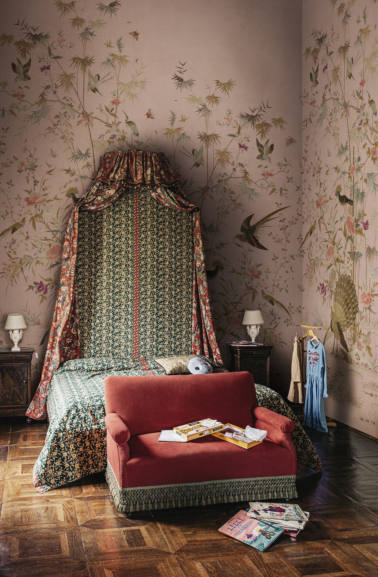 S10417 Pink Chinoiserie Garden Chinoiserie Garden Mural by Sandberg