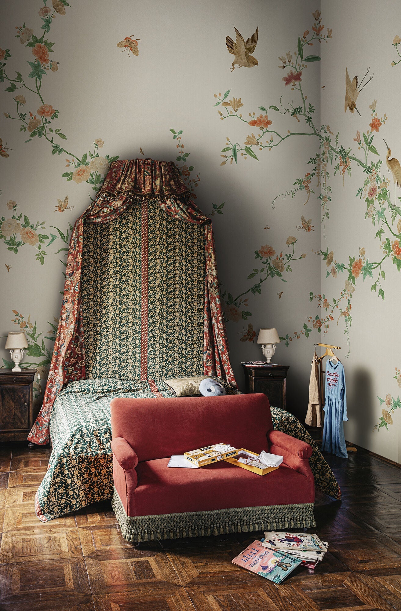 S10424 Spring Green Bloom Chinoiserie Garden Mural by Sandberg