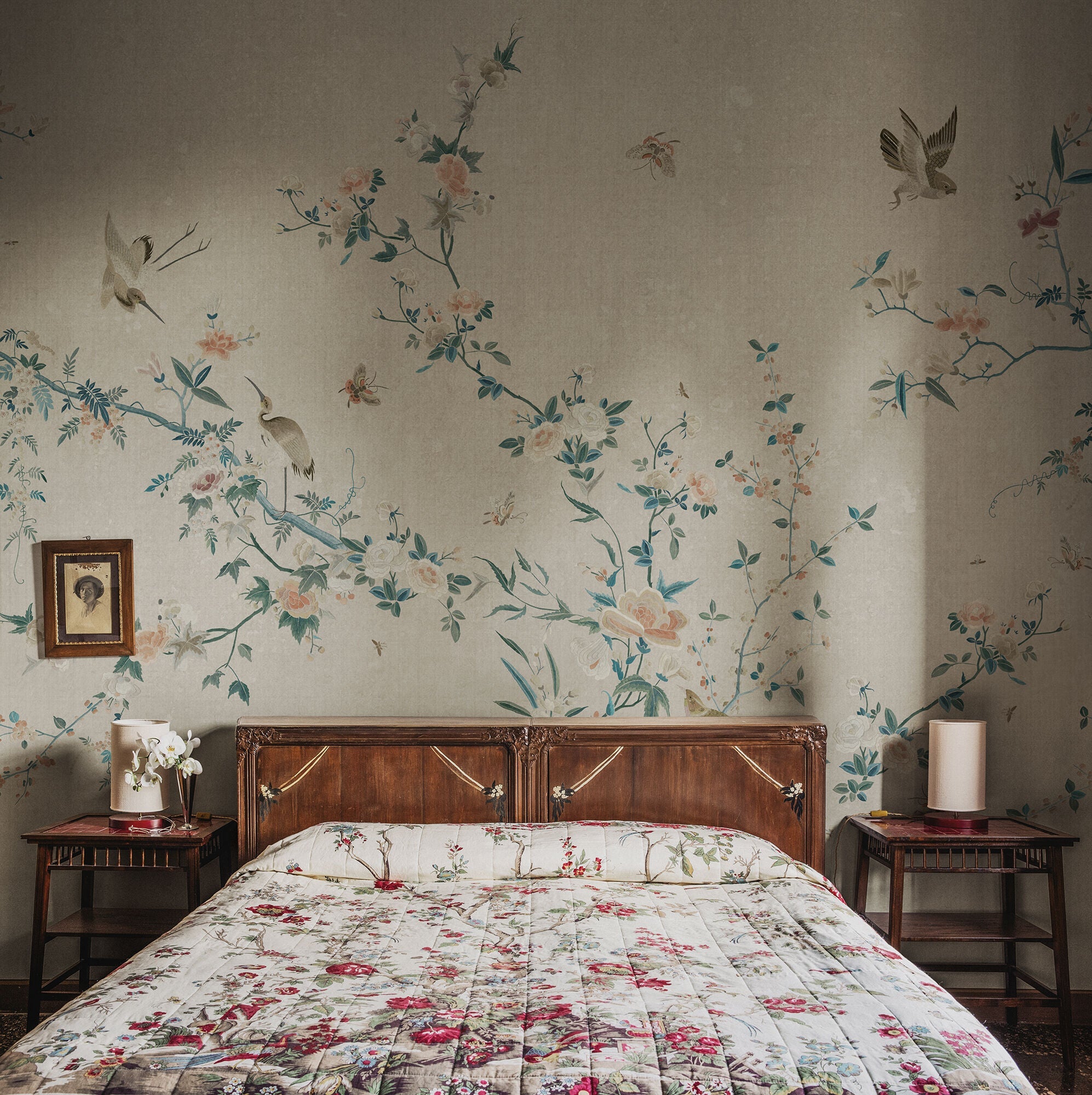 S10426 Gray Bloom Chinoiserie Garden Mural by Sandberg