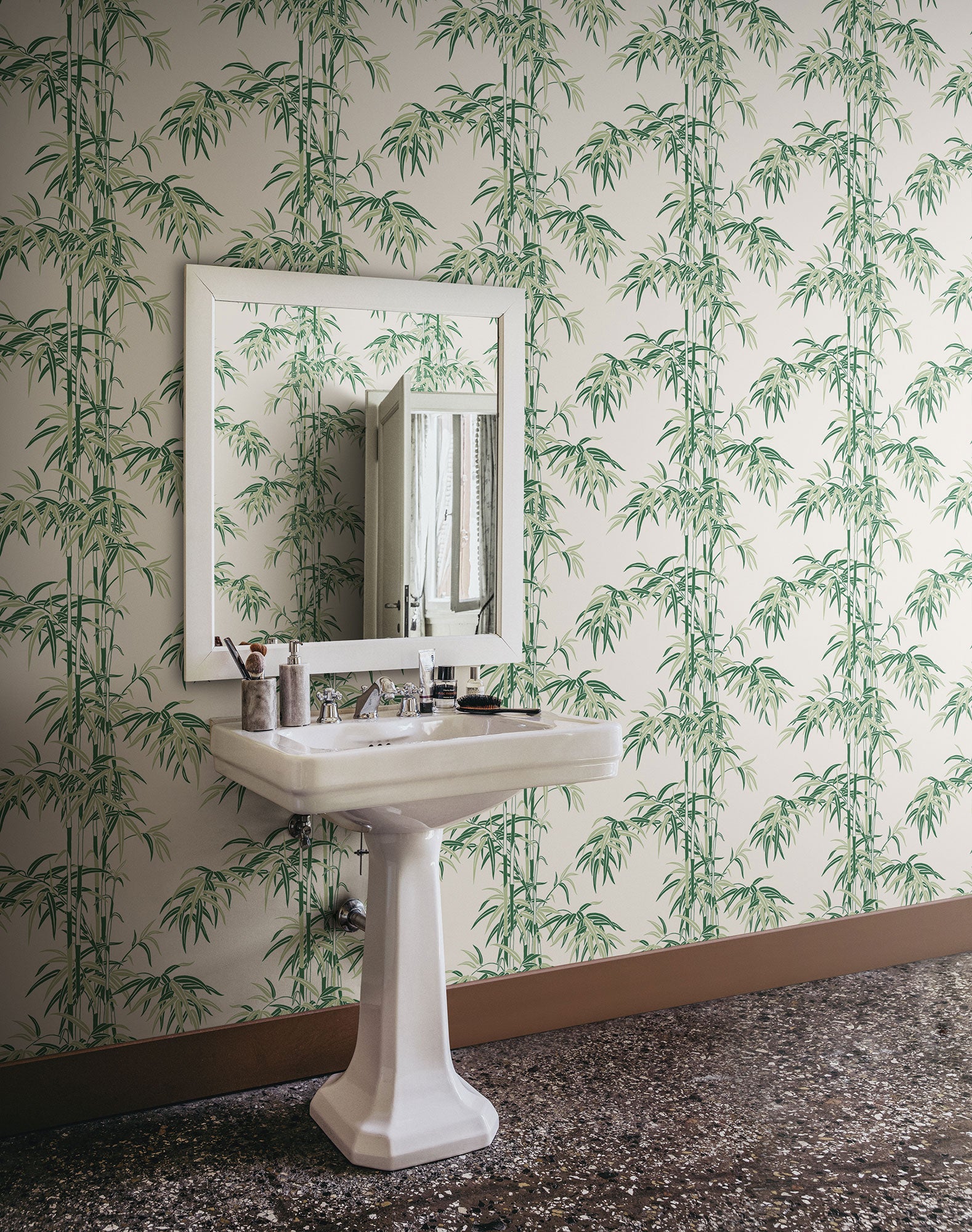 S10443 Garden Green Leon Palm Garden Wallpaper by Sandberg