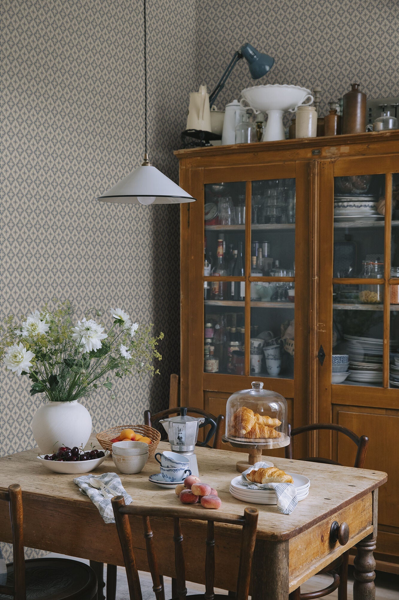 S10456 Indigo Blue Edvin Ett Hem, Öland Wallpaper by Sandberg