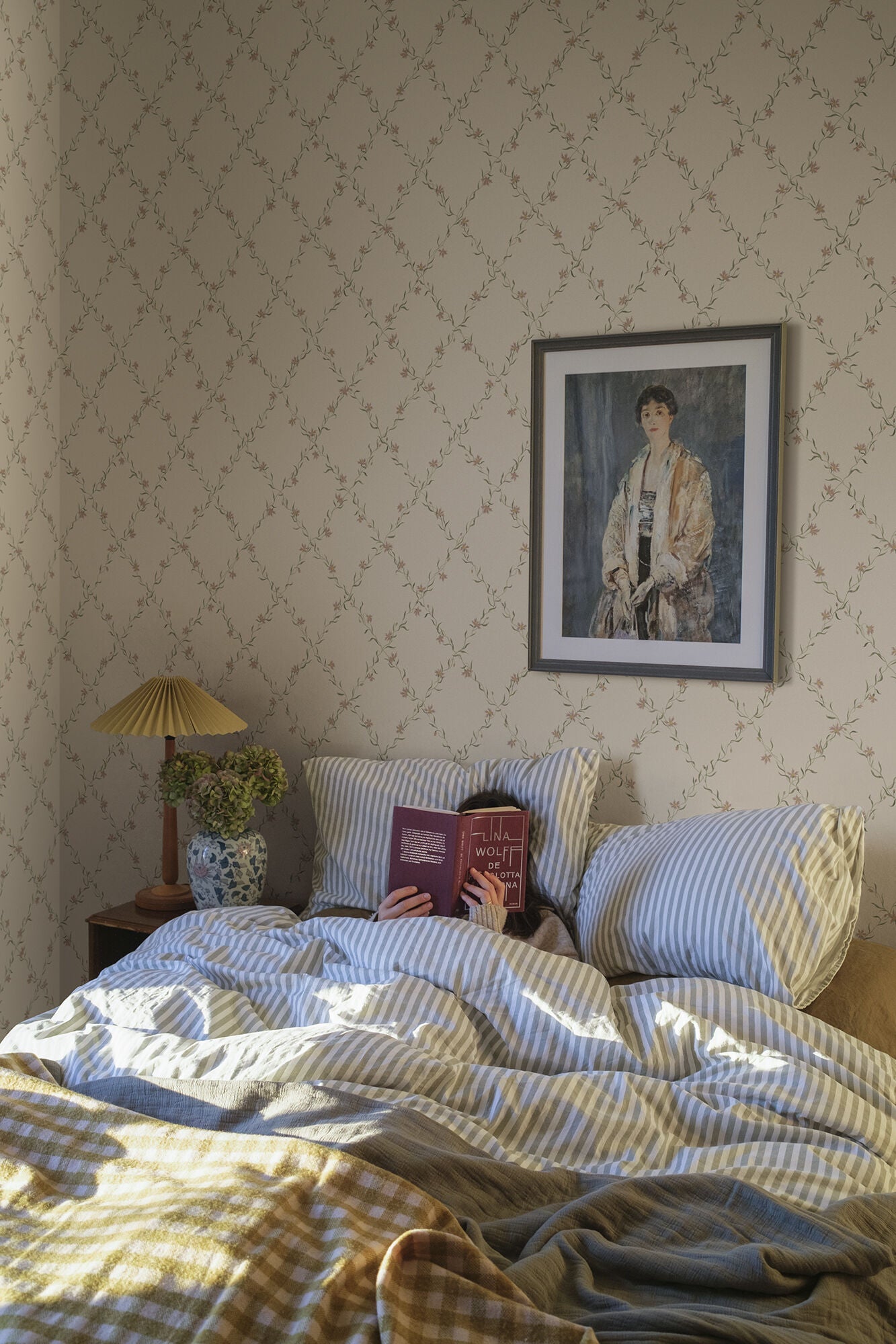 S10458 Dusty Pink Ewa Ett Hem, Öland Wallpaper by Sandberg