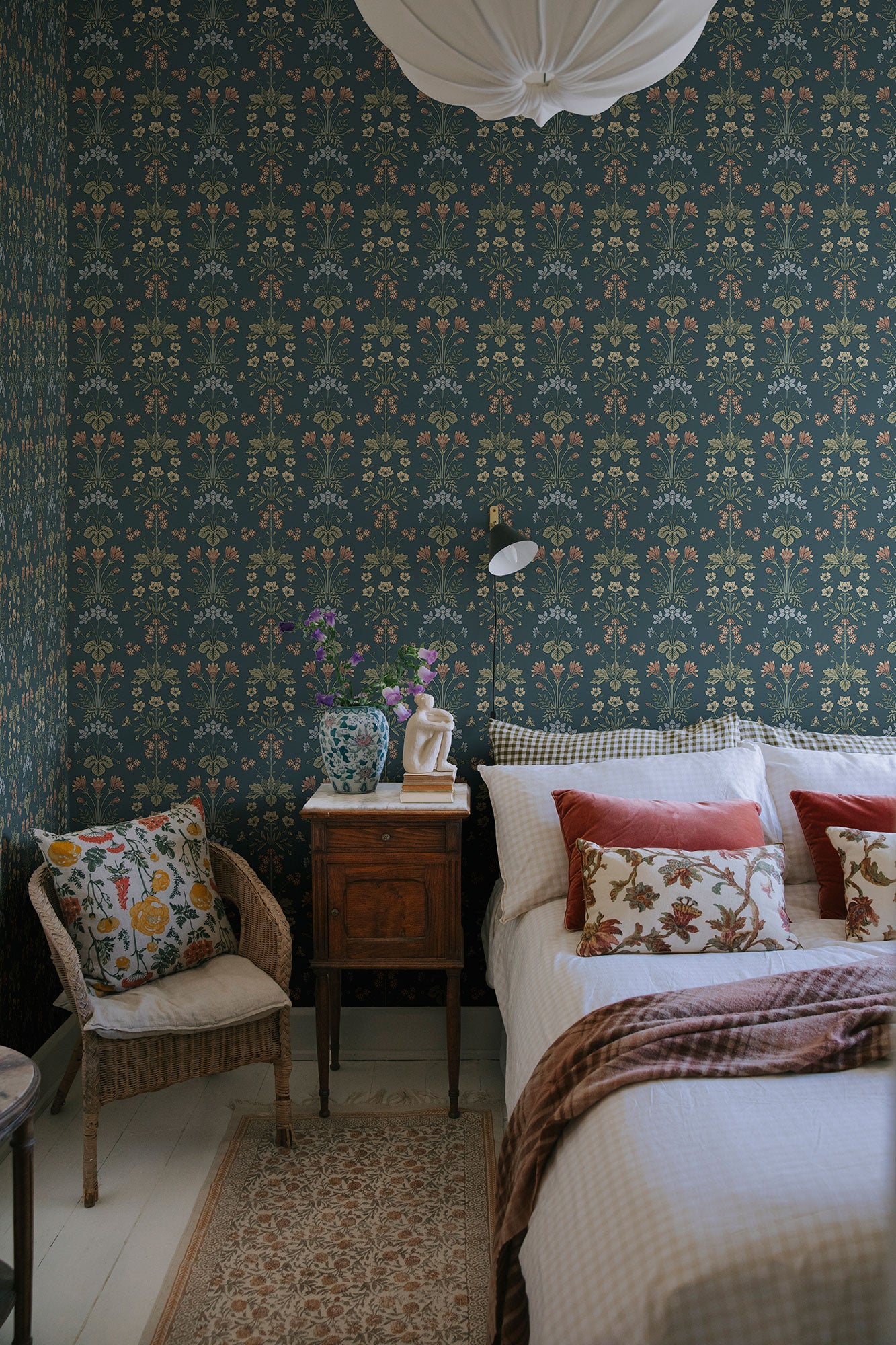 S10477 Midnight Blue Maj Ett Hem, Öland Wallpaper by Sandberg