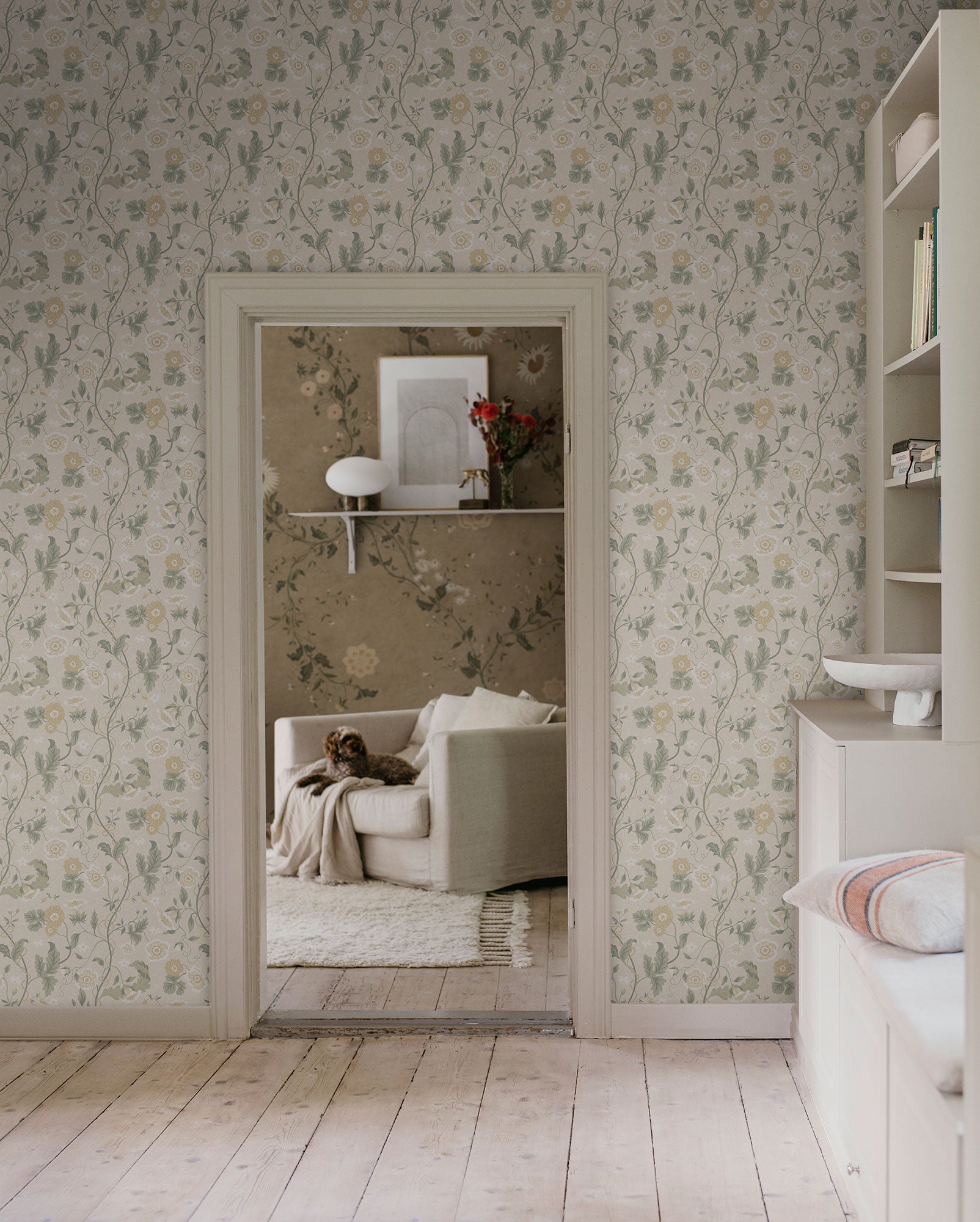 S10498 Sandstone Ulla Trädgården Wallpaper by Sandberg
