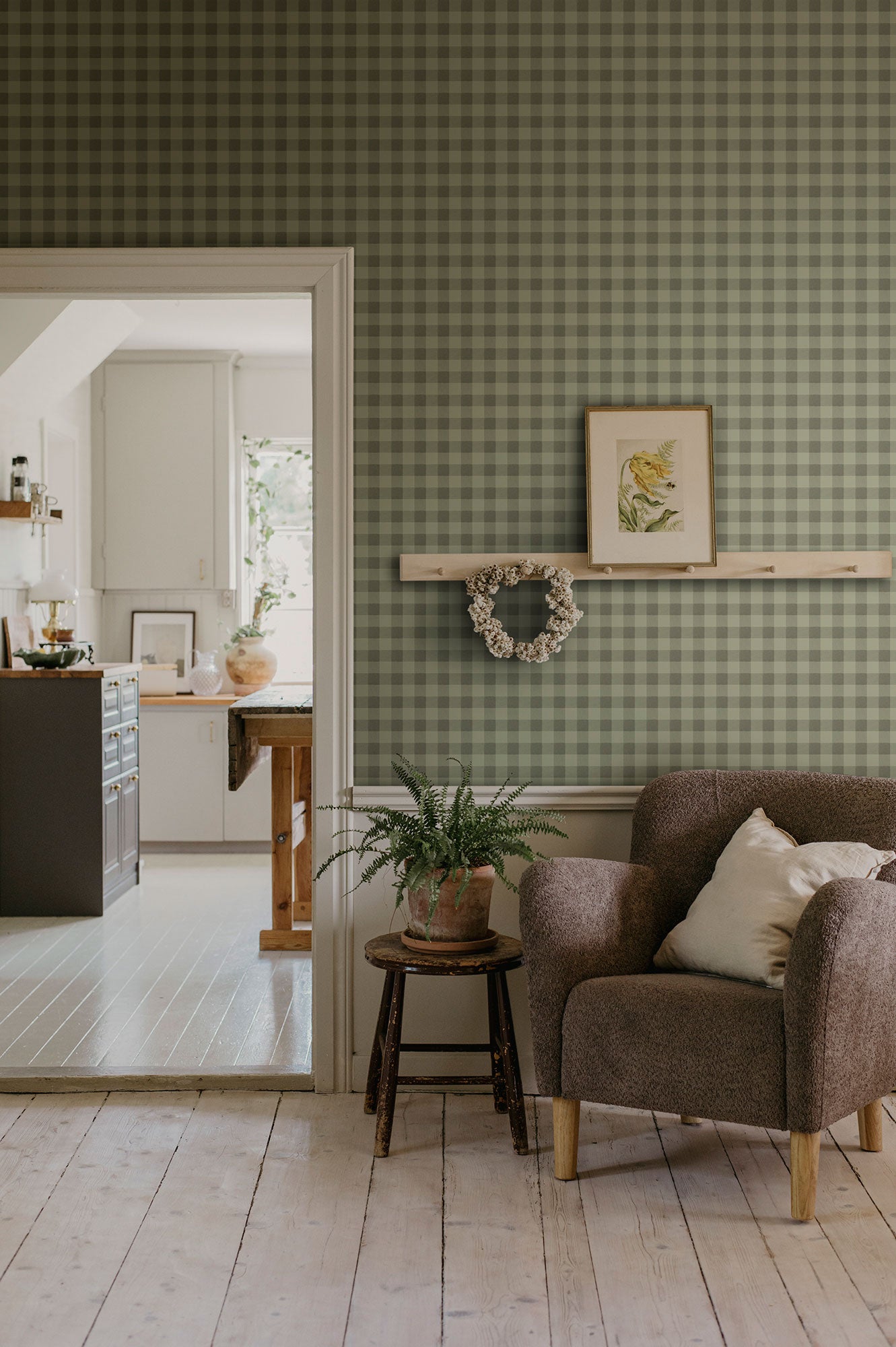 S10504 Forest Green Harry Trädgården Wallpaper by Sandberg