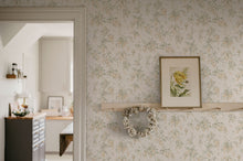 S10505 Spring Green Lovisa Trädgården Wallpaper by Sandberg