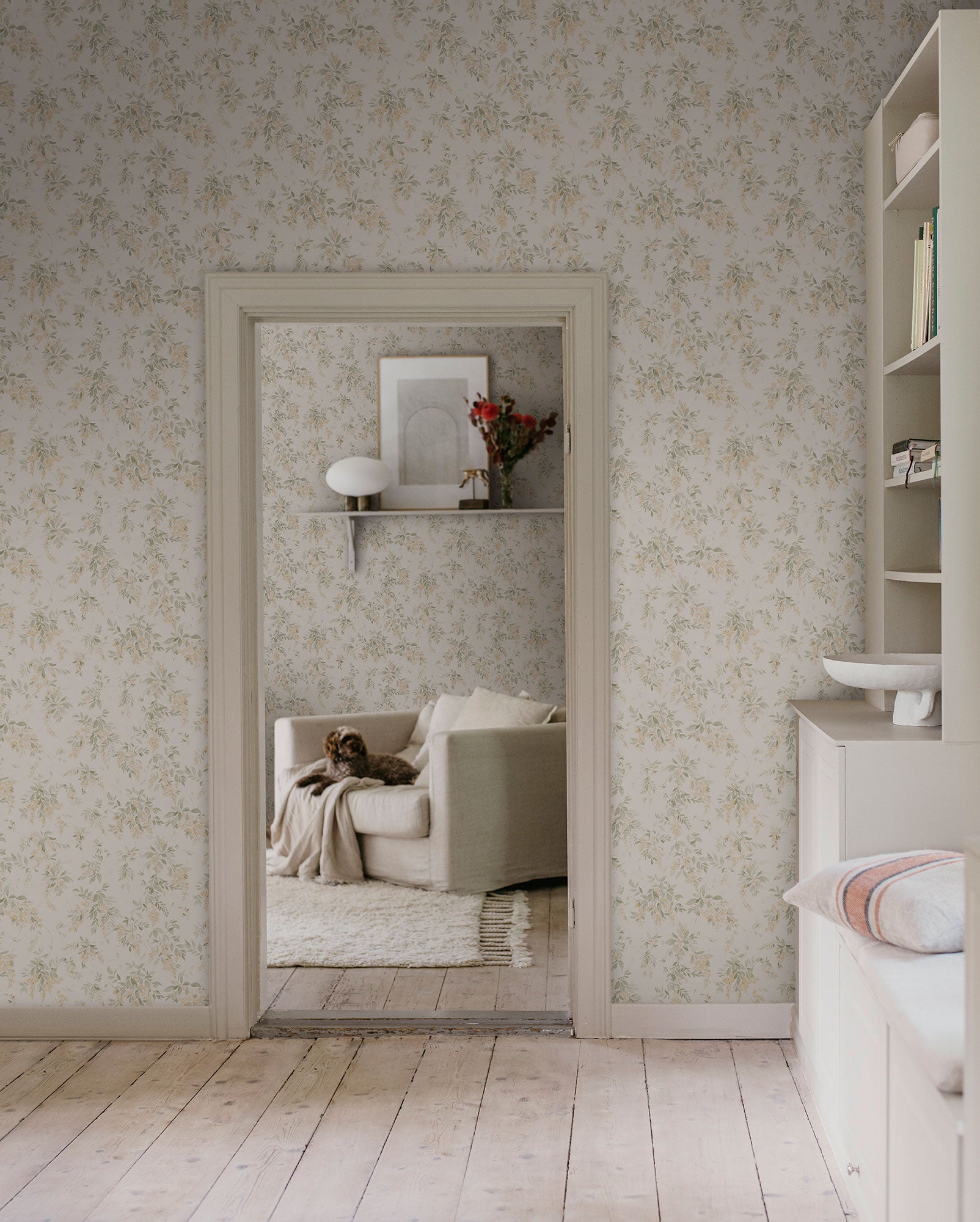 S10505 Spring Green Lovisa Trädgården Wallpaper by Sandberg