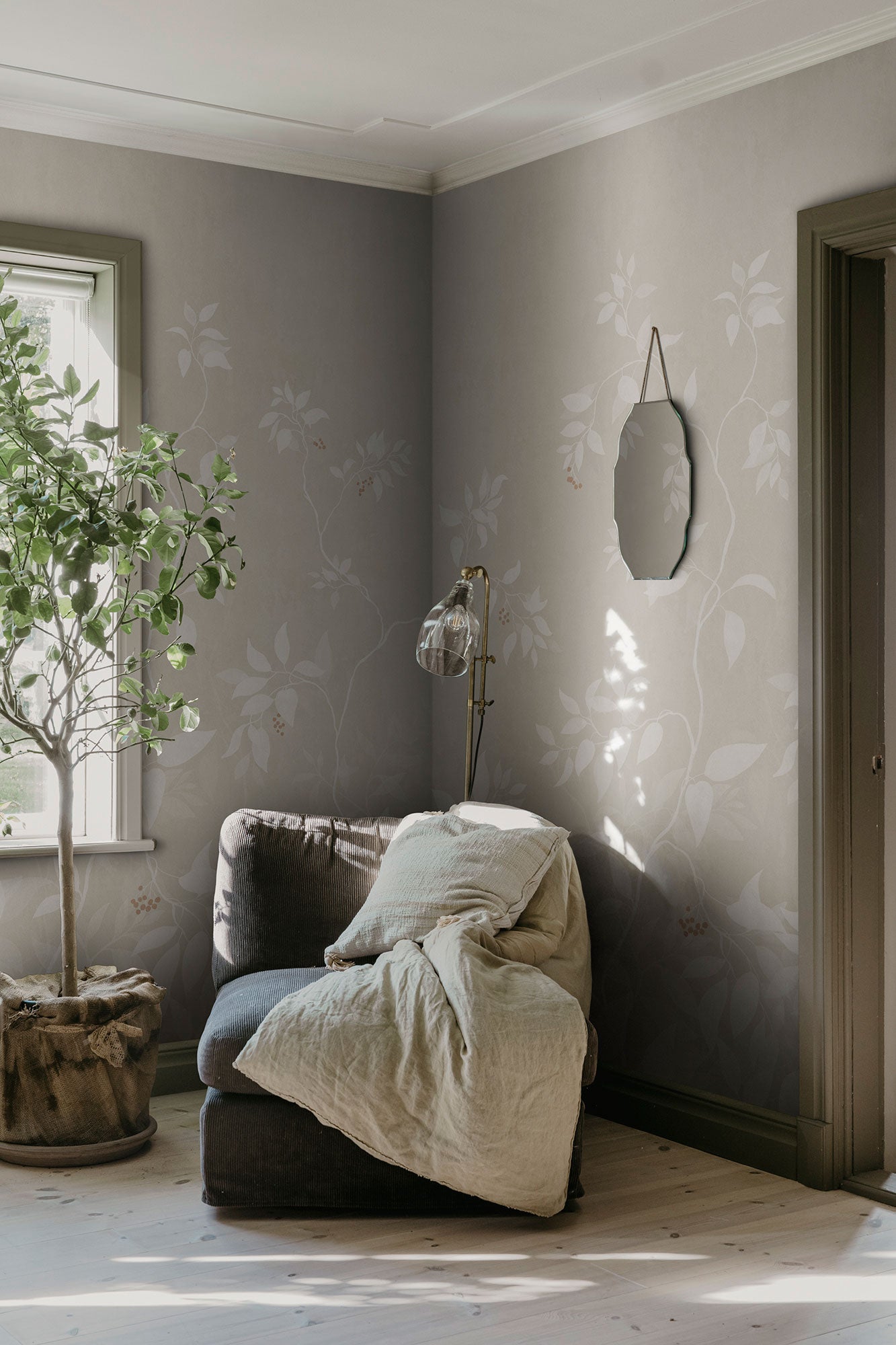 S10520 Sandstone Josefine Trädgården Mural by Sandberg