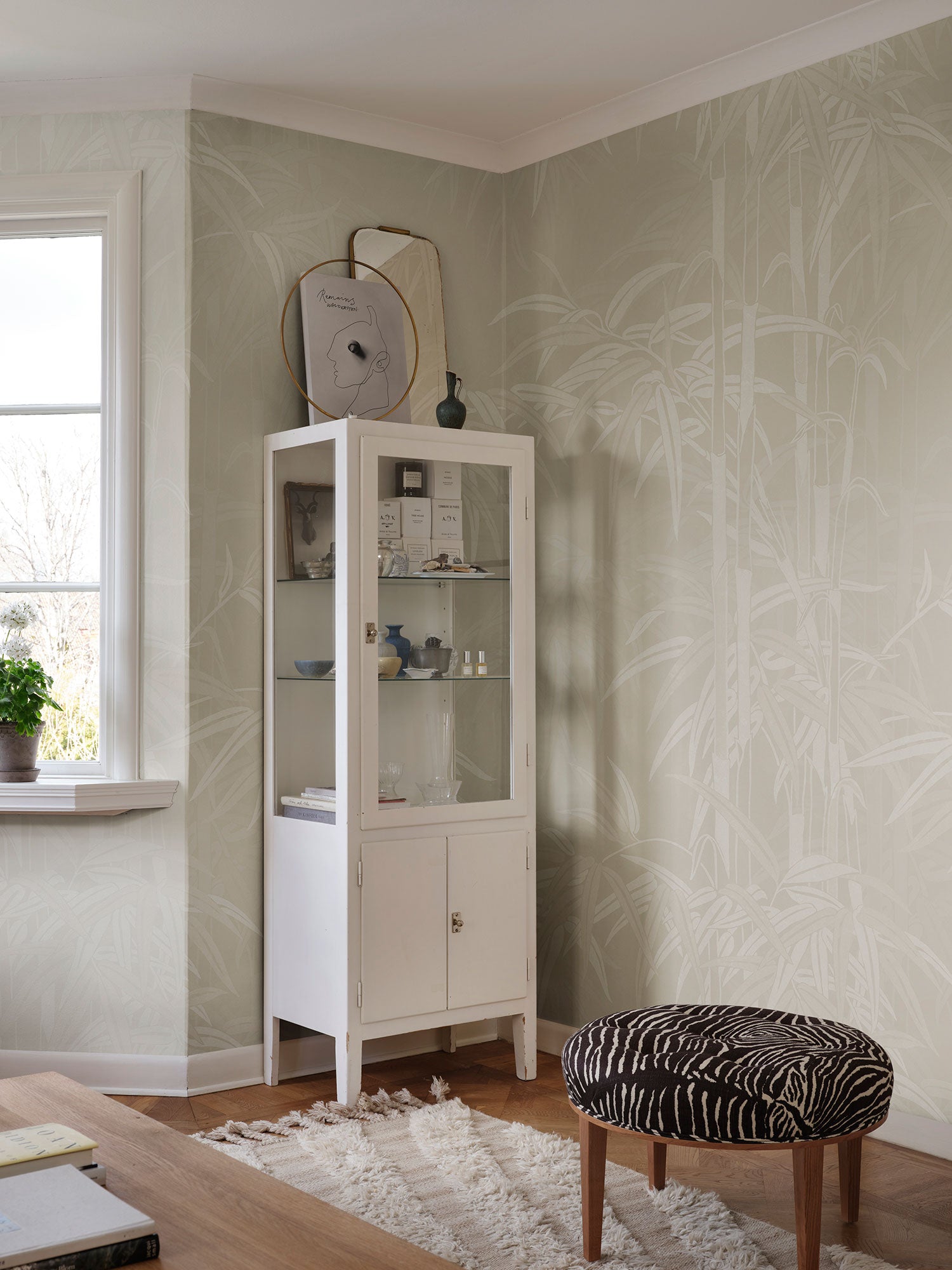 S10541 Beige Leon Mural Palm Garden Mural by Sandberg