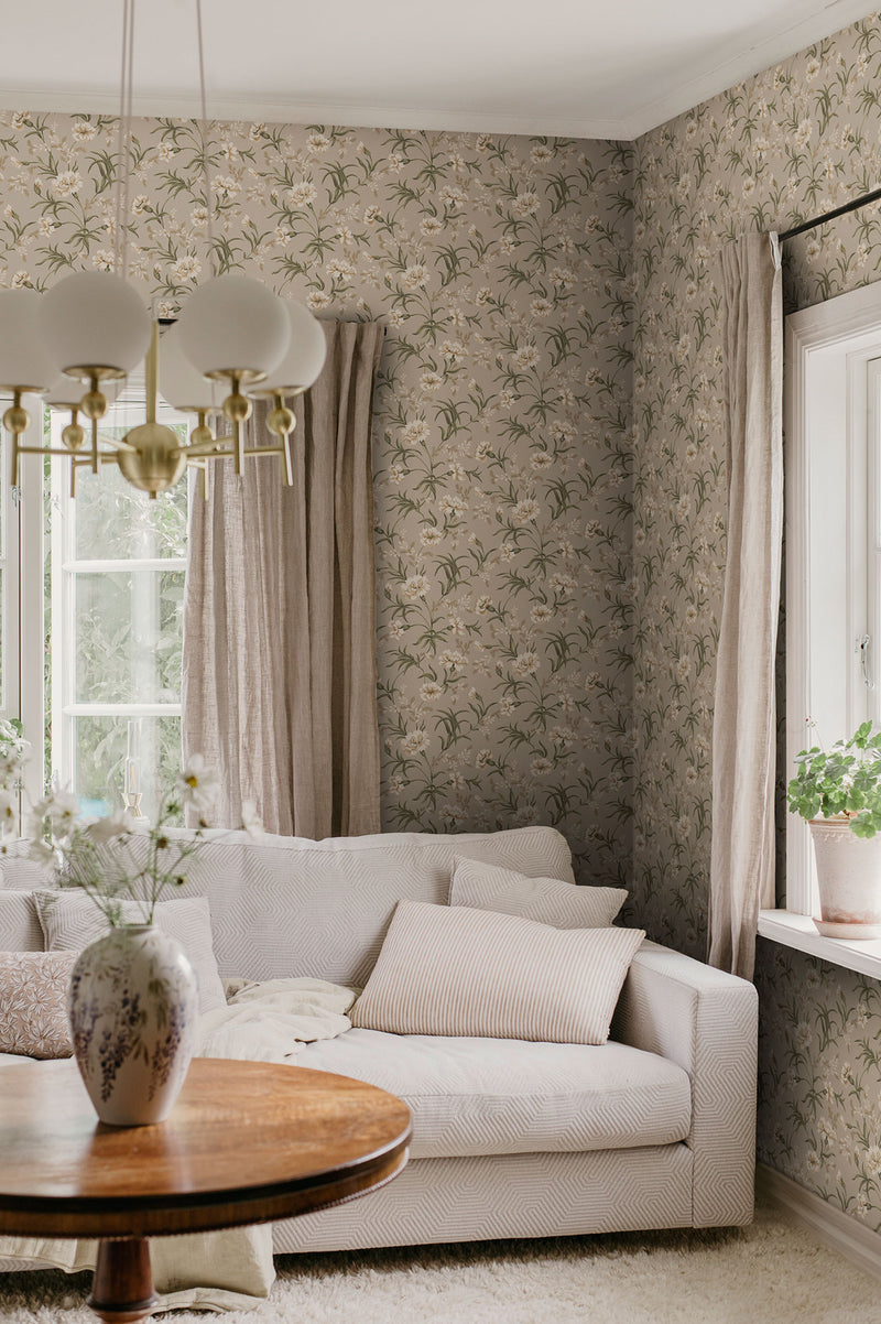 S10563 Clay Emilie Trädgården Wallpaper by Sandberg
