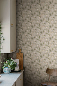 S10563 Clay Emilie Trädgården Wallpaper by Sandberg