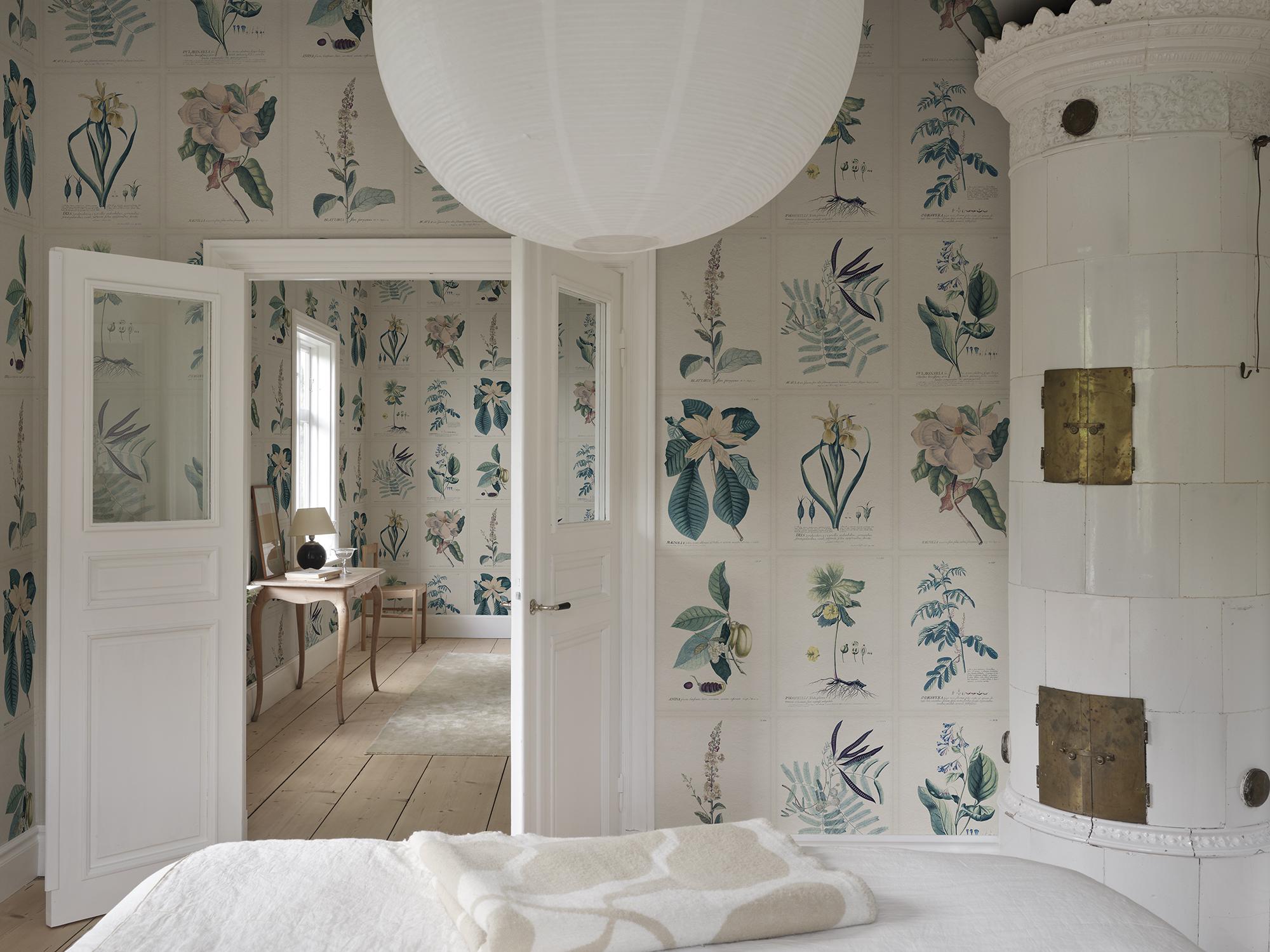 S10589 Blue Flora Herbarium Mural by Sandberg