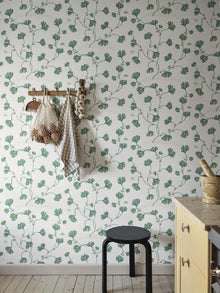 S10617 Green Ebba Familjen Wallpaper by Sandberg