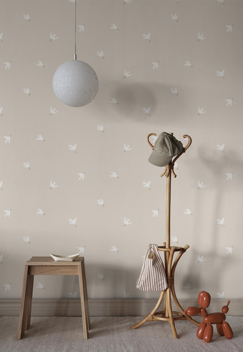 S10625 Sandstone Frida Familjen Wallpaper by Sandberg