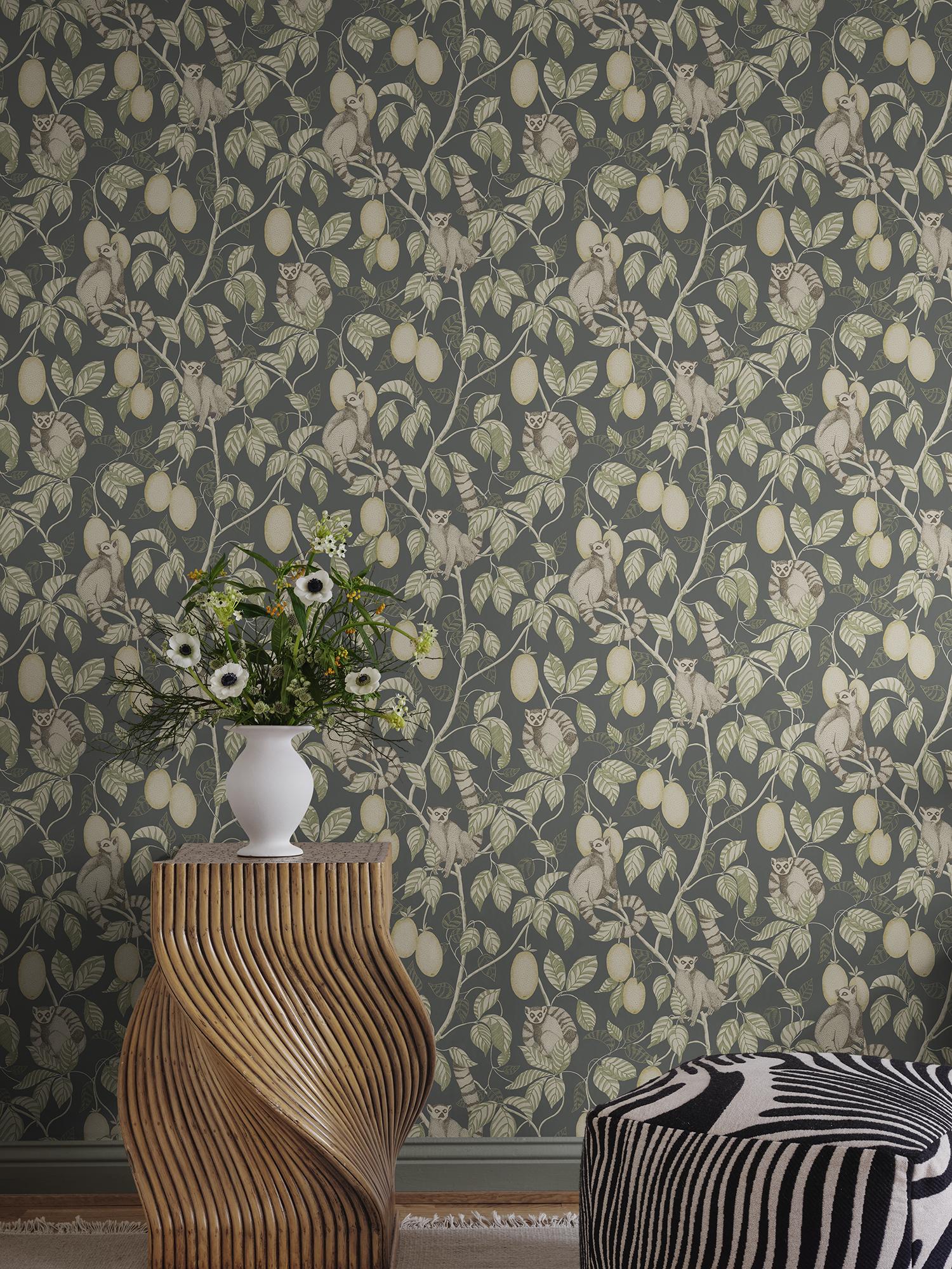 S10632 Dark Blue Elliot Familjen Wallpaper by Sandberg