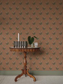 S10636 Terracotta Lilly Familjen Wallpaper by Sandberg