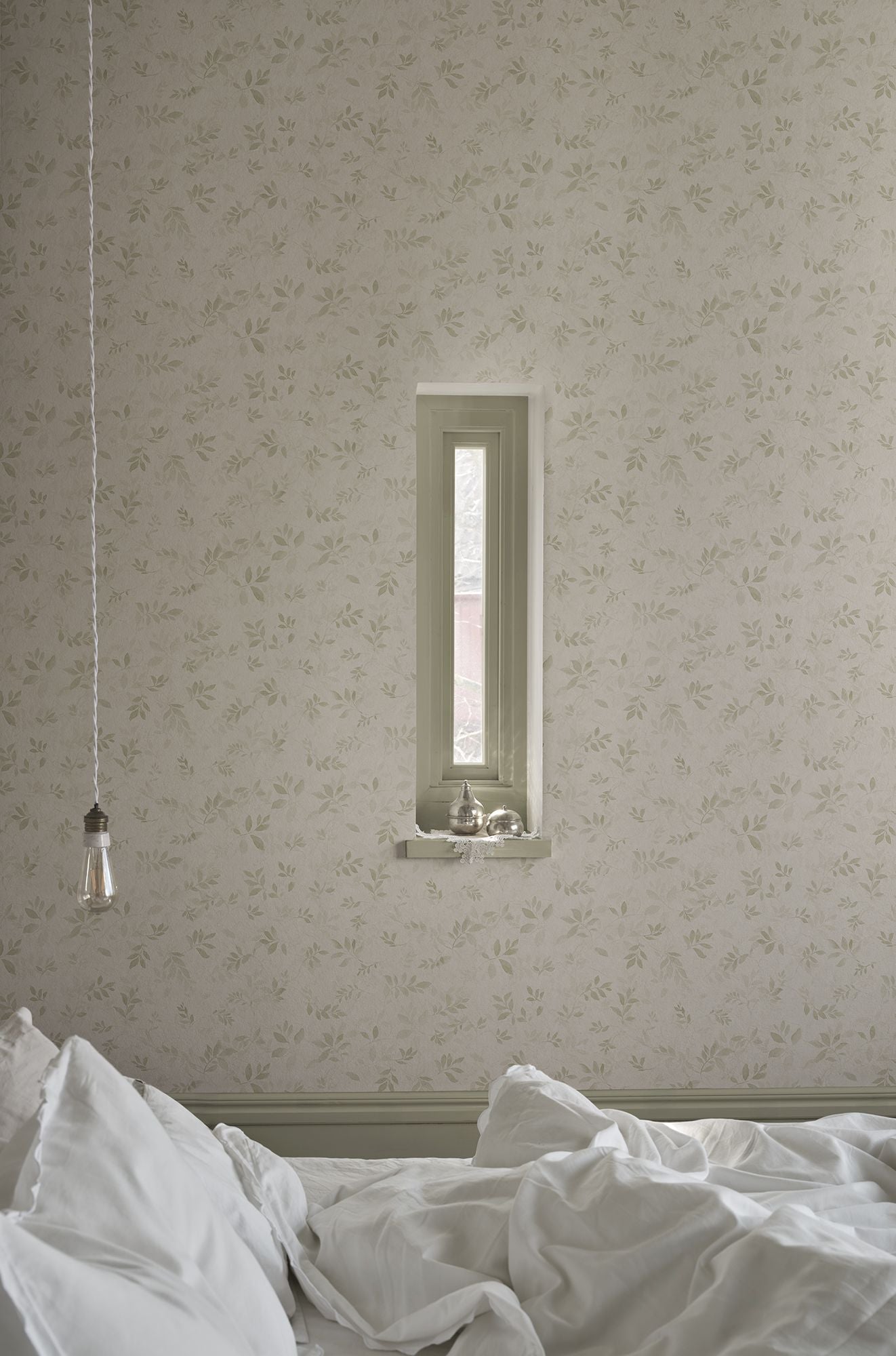 S10678 Mila Light Green Wallpaper by Sandberg