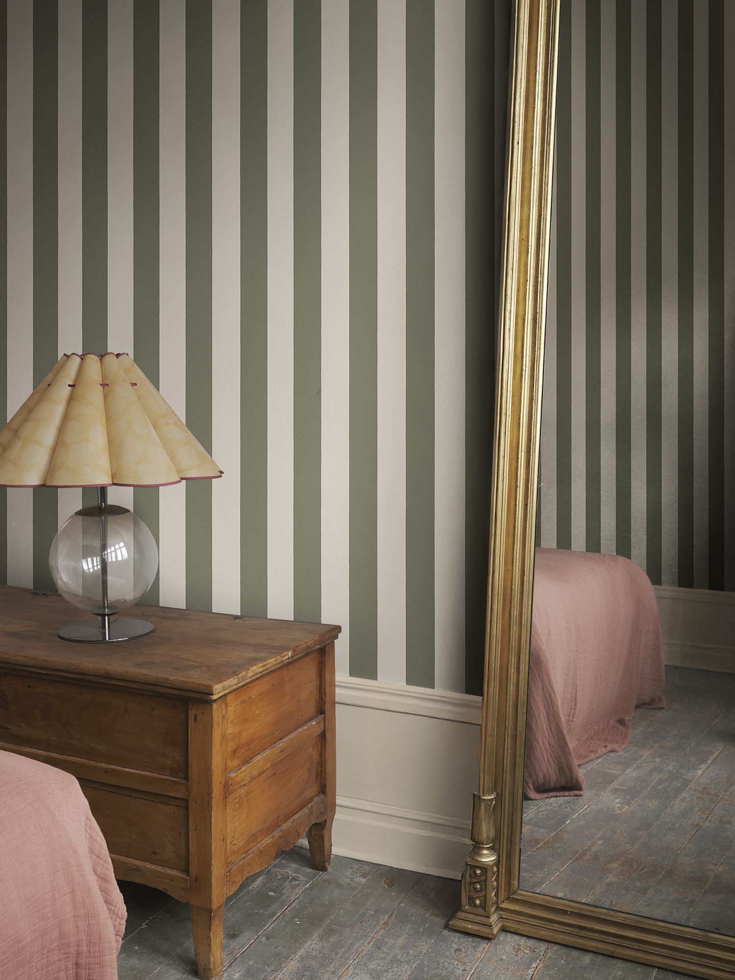 S10698 Sam Forest Green Wallpaper by Sandberg
