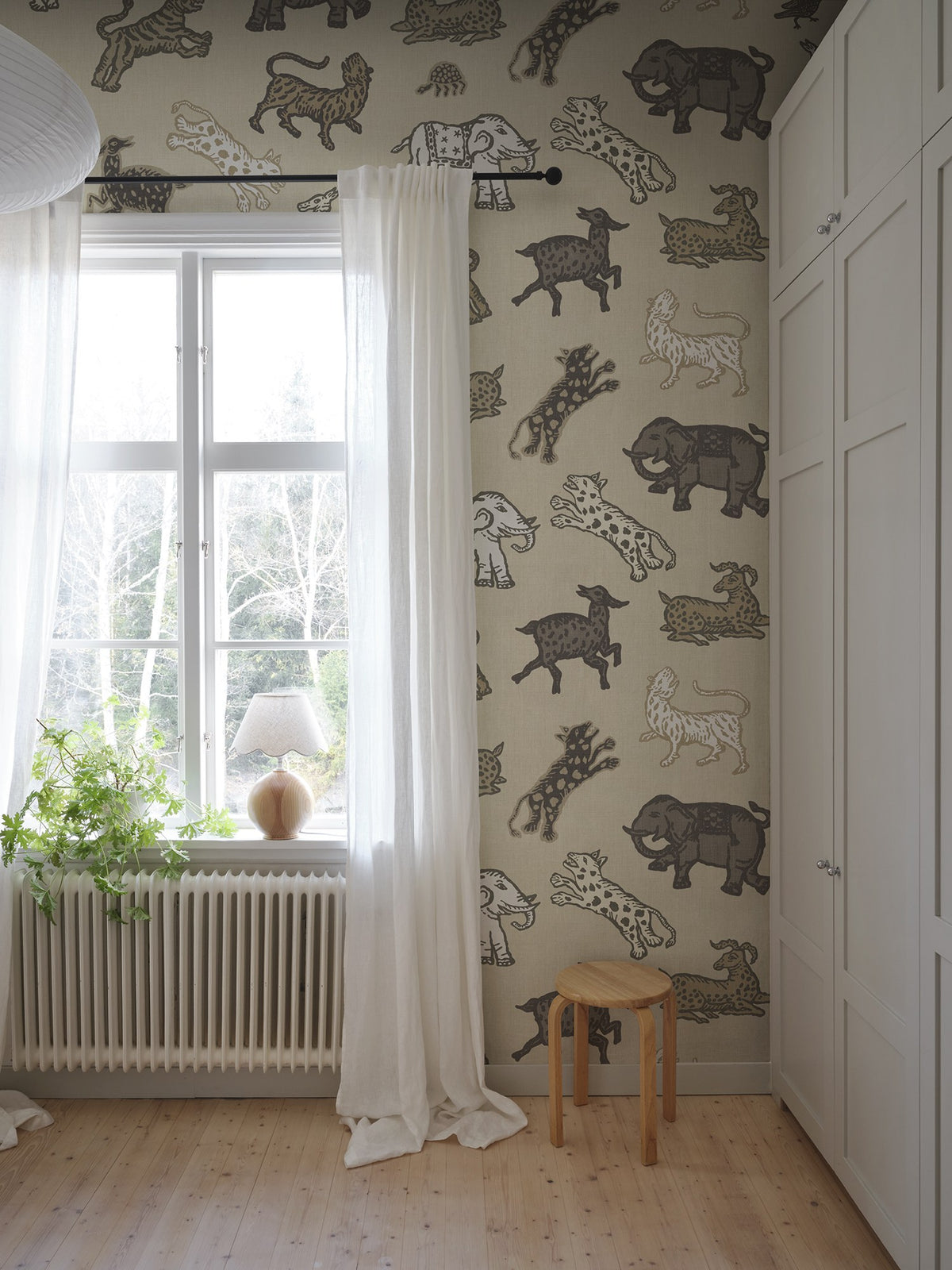 S10724 Leonard Beige Heritage Mural by Sandberg