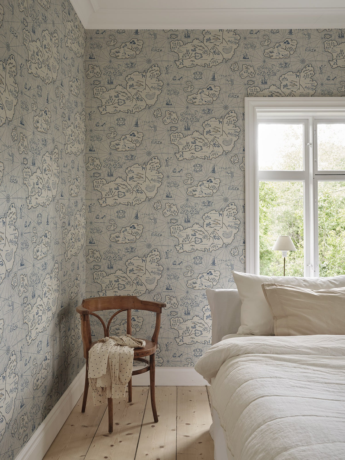 S10734 Ferdinand Blue Heritage Mural by Sandberg