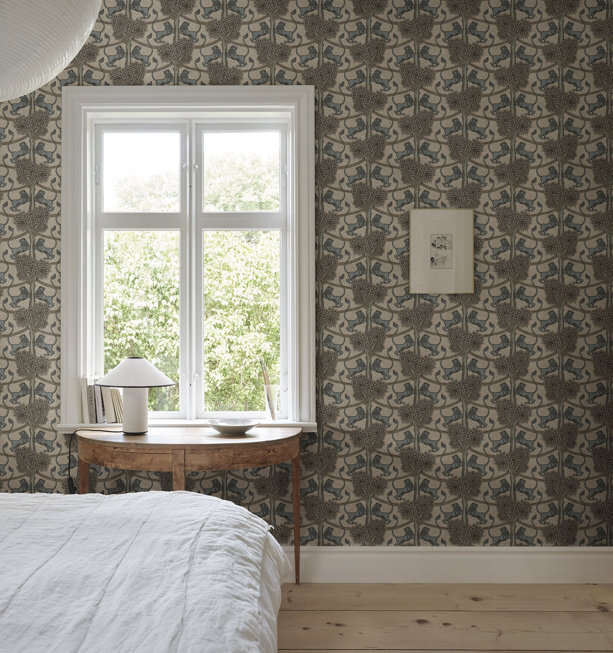 S10738 Leopold Beige Heritage Mural by Sandberg