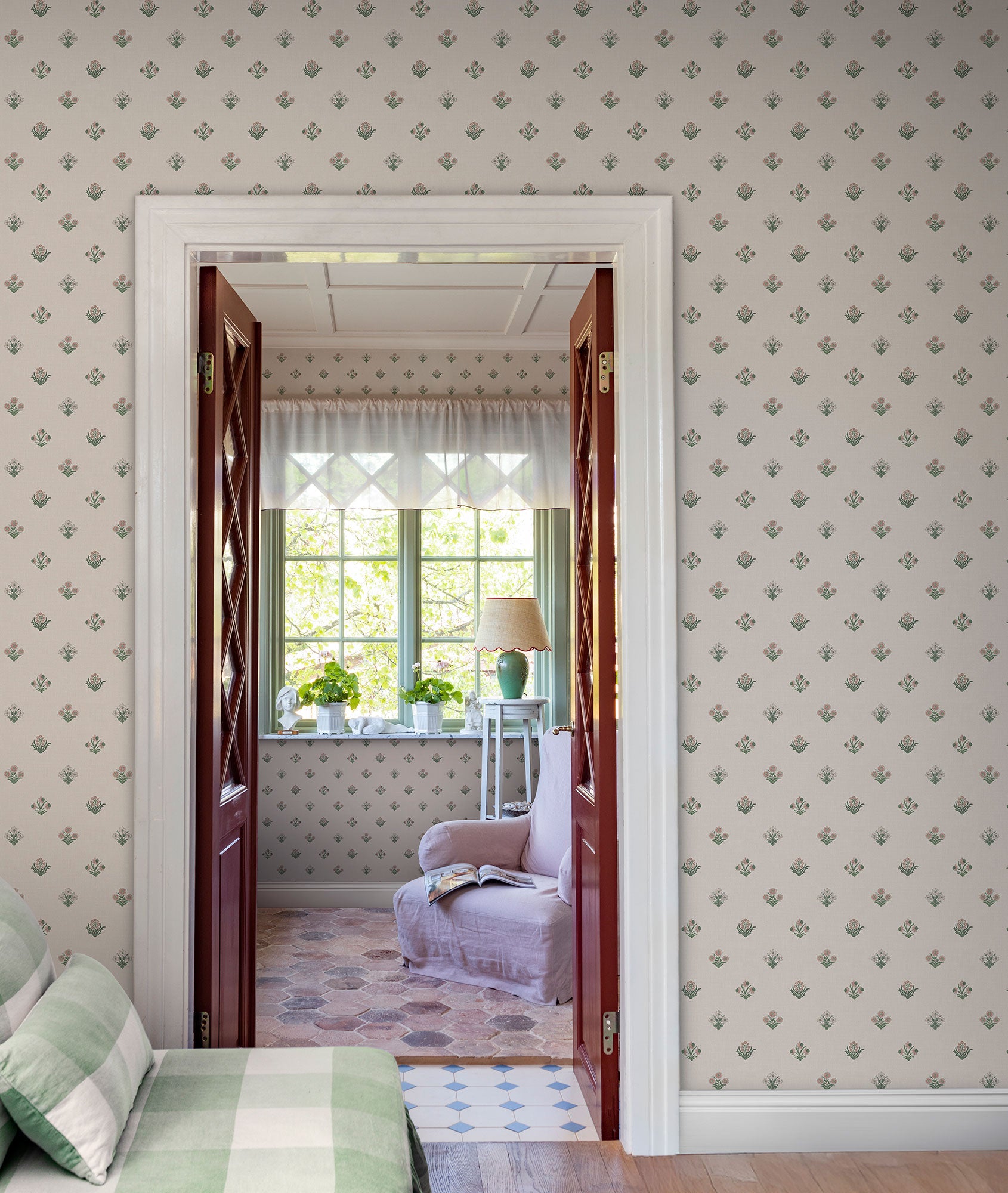 S10818 Pink Amy Rosa & Friends Wallpaper by Sandberg