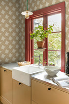S10821 Honey Annie Rosa & Friends Wallpaper by Sandberg