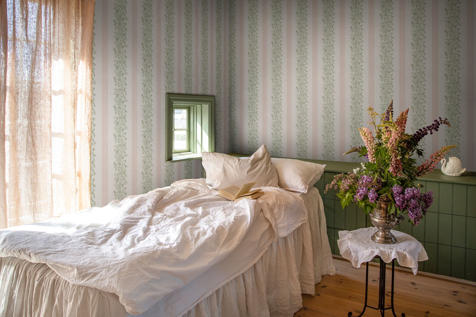 S10825 Pink Natalie Rosa & Friends Wallpaper by Sandberg