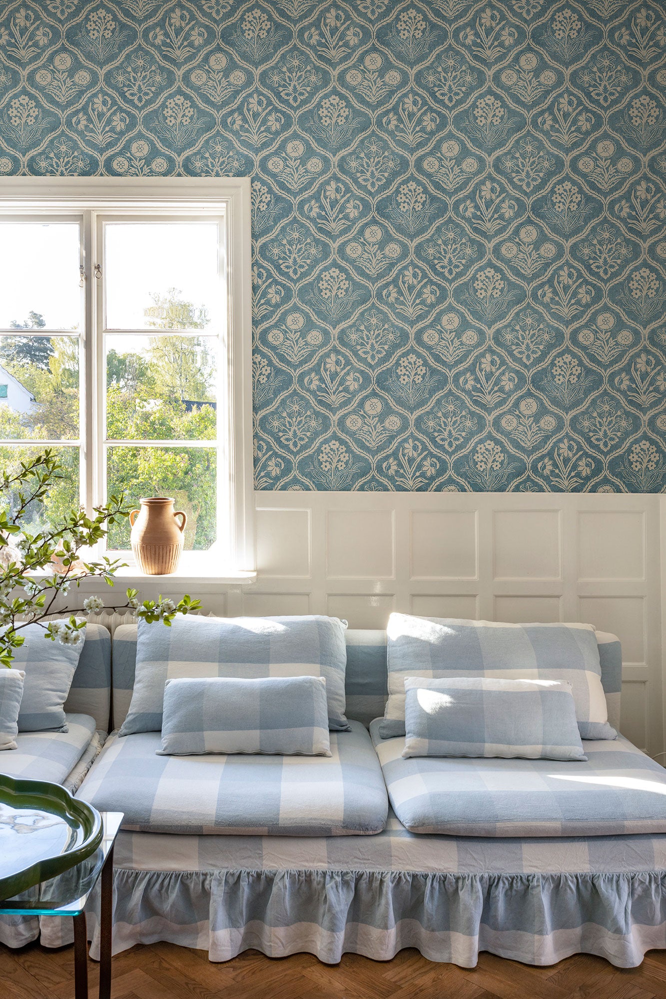 S10828 Blue Rosa Rosa & Friends Wallpaper by Sandberg
